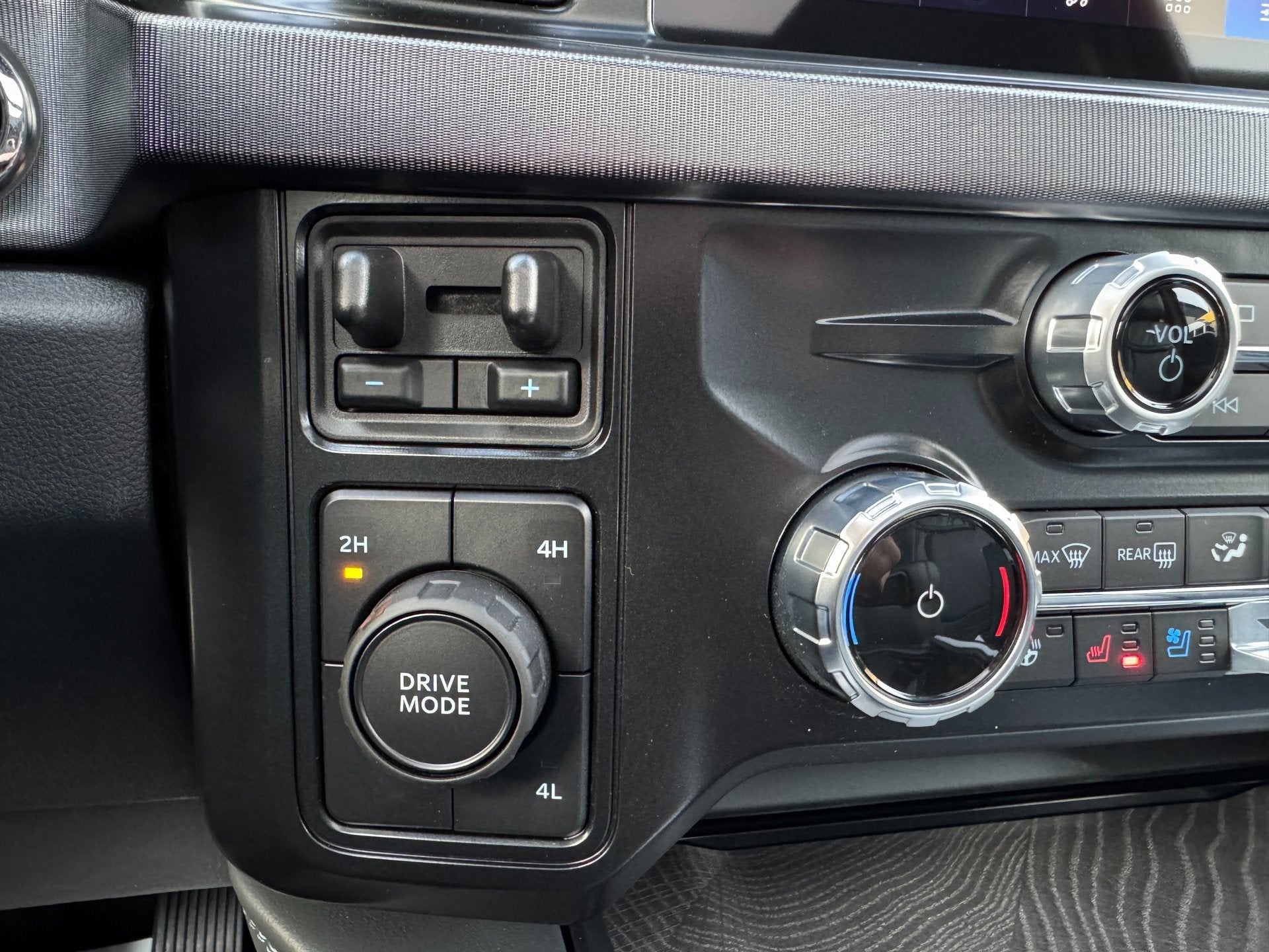 2025 Ford Super Duty F-450 DRW Platinum