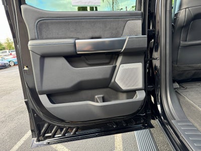 2025 Ford Super Duty F-450 DRW Platinum