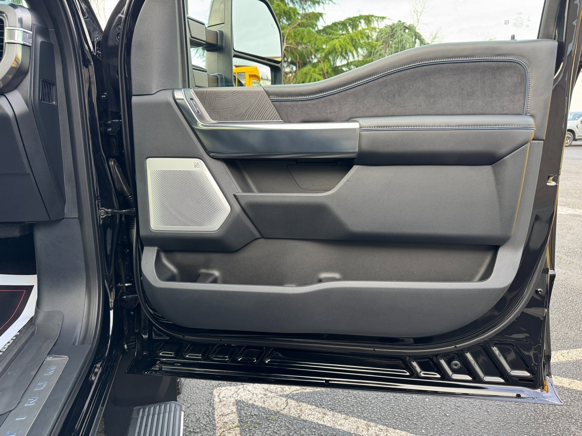 2025 Ford Super Duty F-450 DRW Platinum