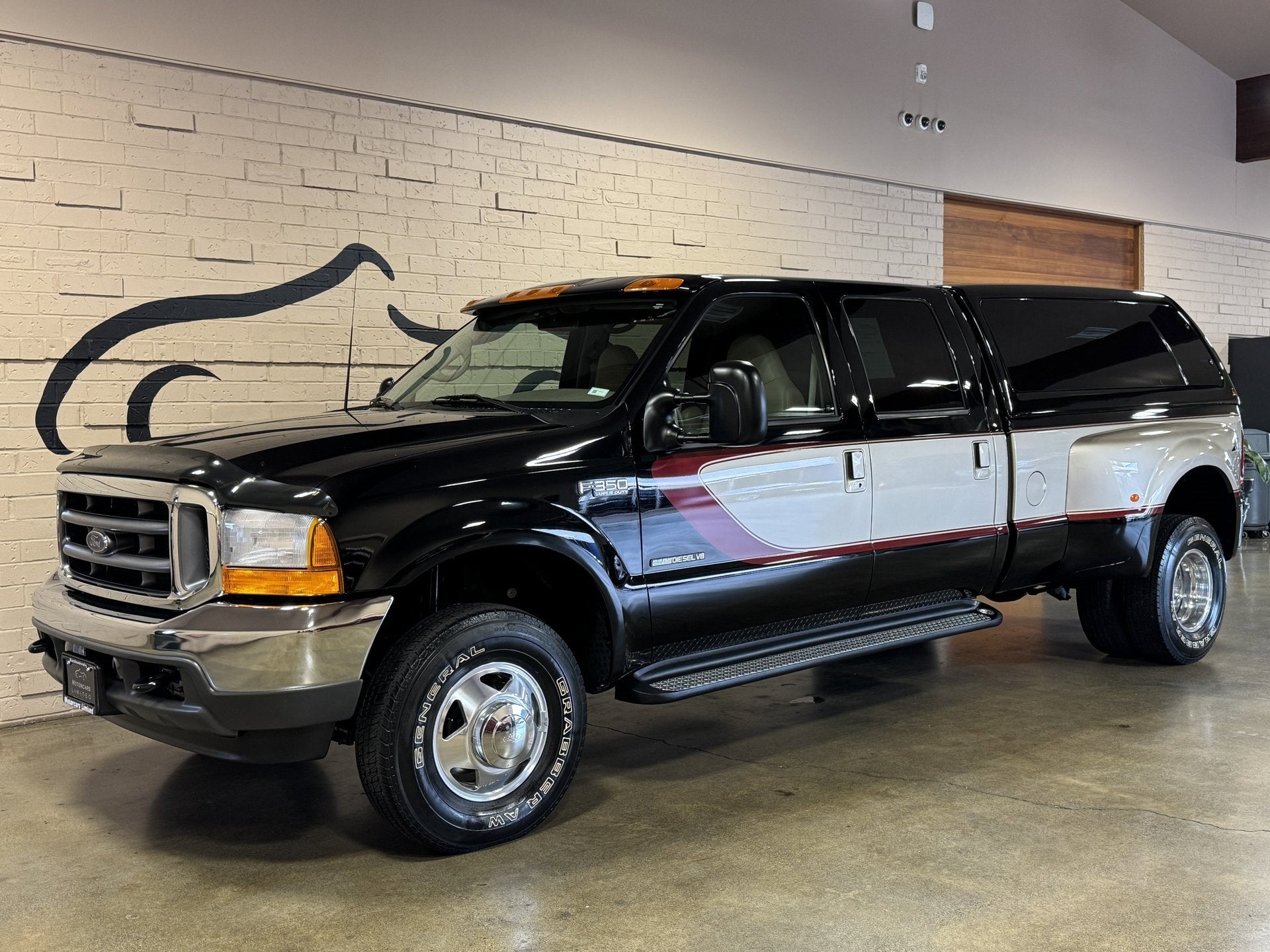 2001 Ford Super Duty F-350 DRW Lariat