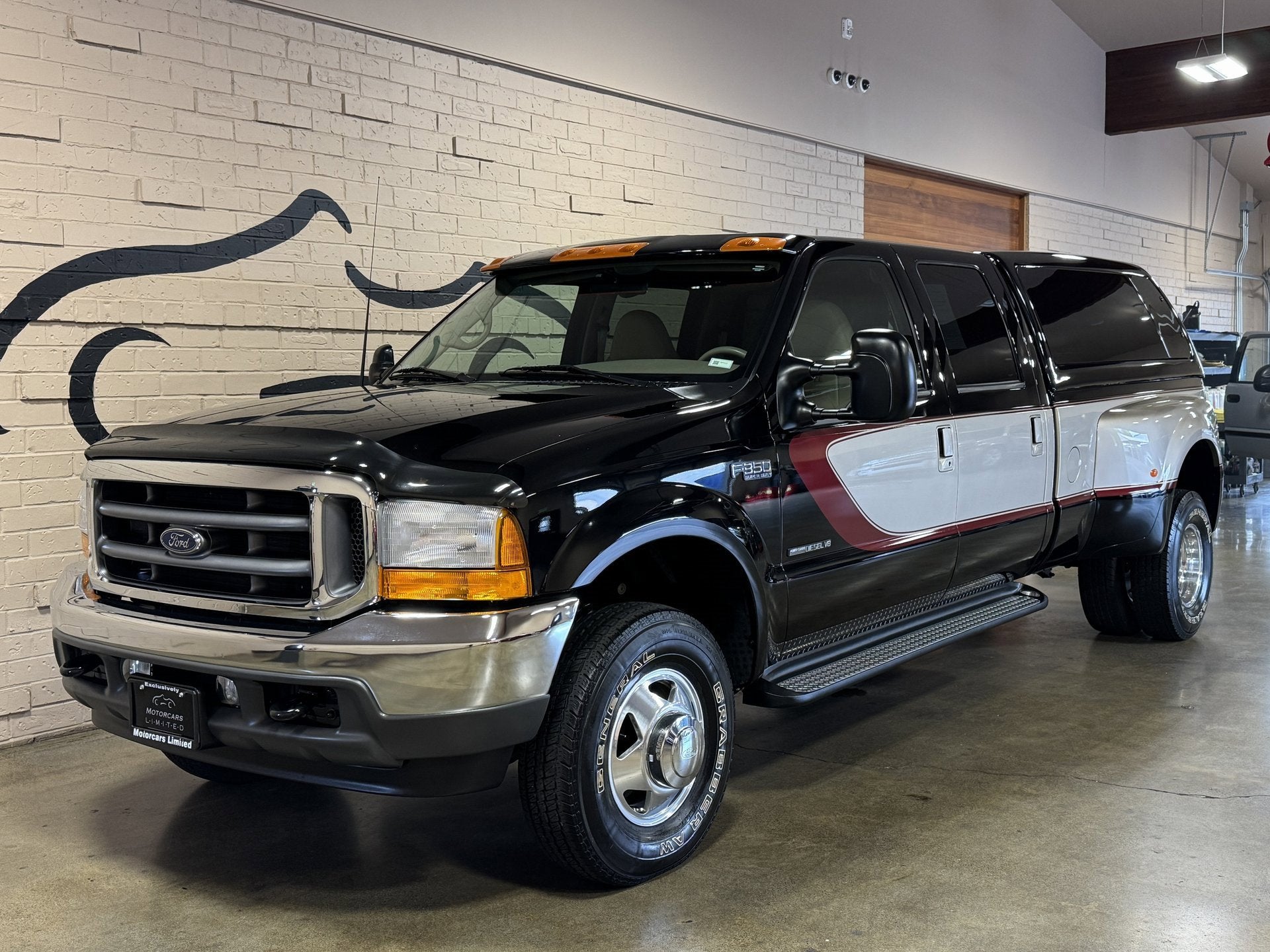 2001 Ford Super Duty F-350 DRW Lariat