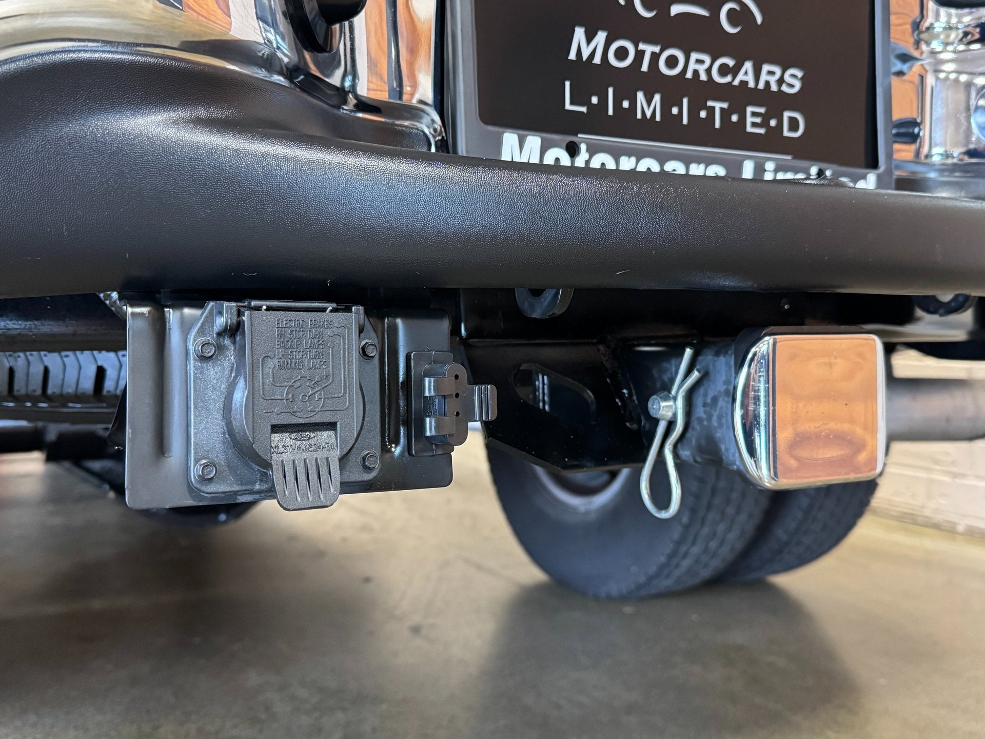 2001 Ford Super Duty F-350 DRW Lariat