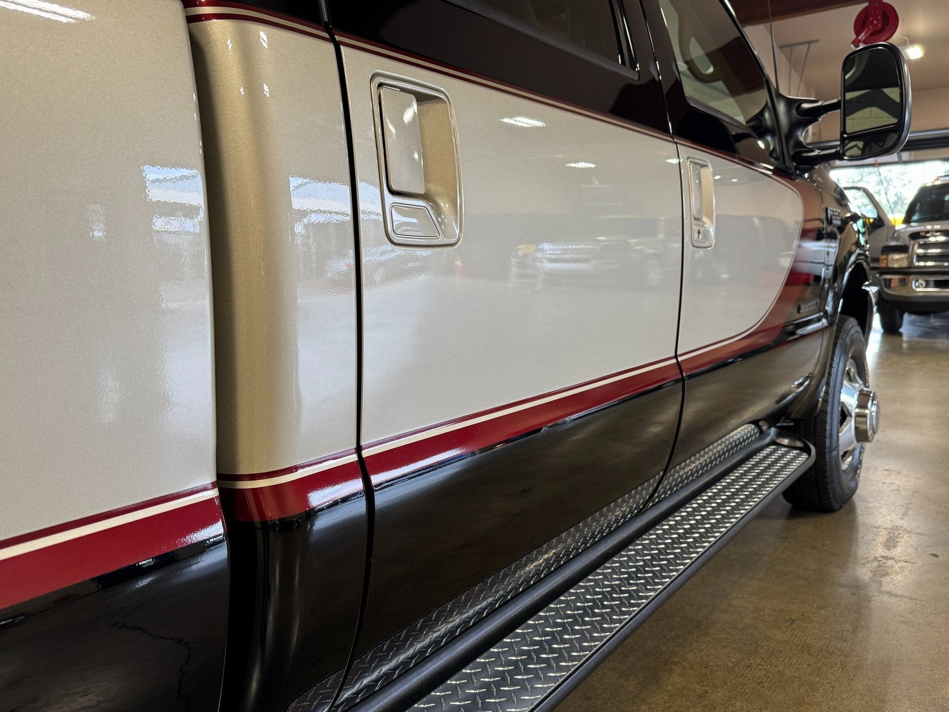 2001 Ford Super Duty F-350 DRW Lariat