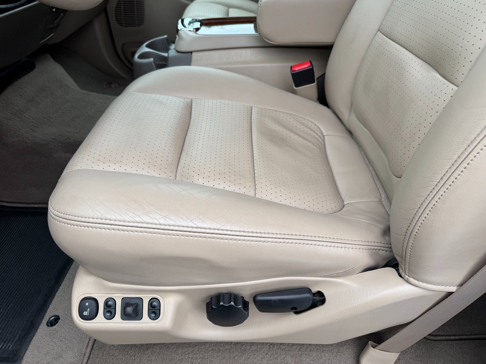 2001 Ford Super Duty F-350 DRW Lariat