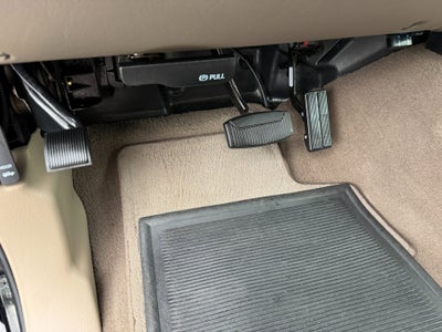 2001 Ford Super Duty F-350 DRW Lariat