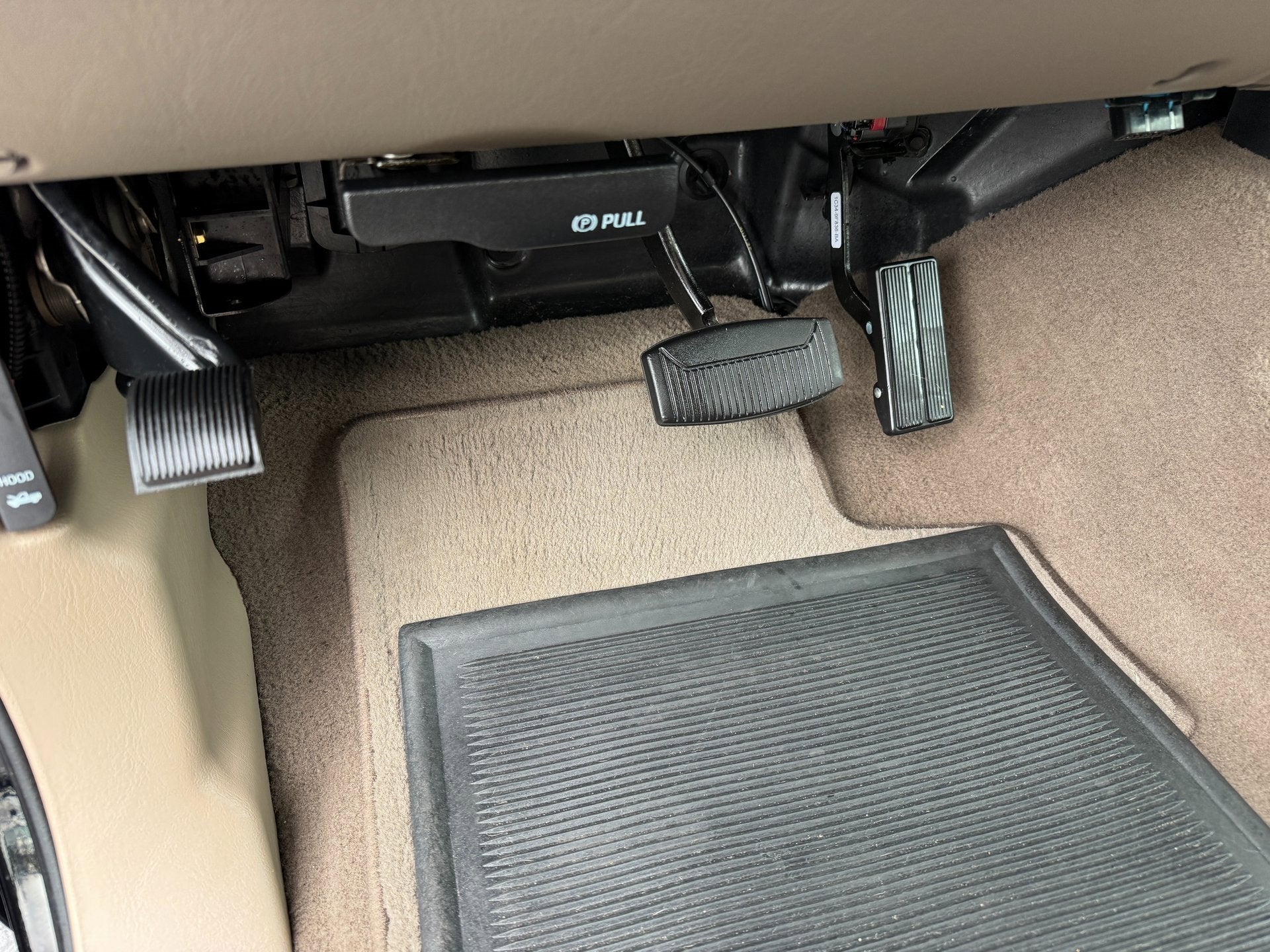 2001 Ford Super Duty F-350 DRW Lariat