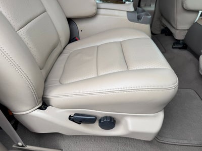 2001 Ford Super Duty F-350 DRW Lariat