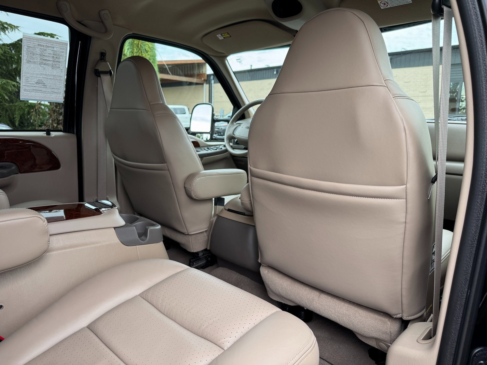 2001 Ford Super Duty F-350 DRW Lariat