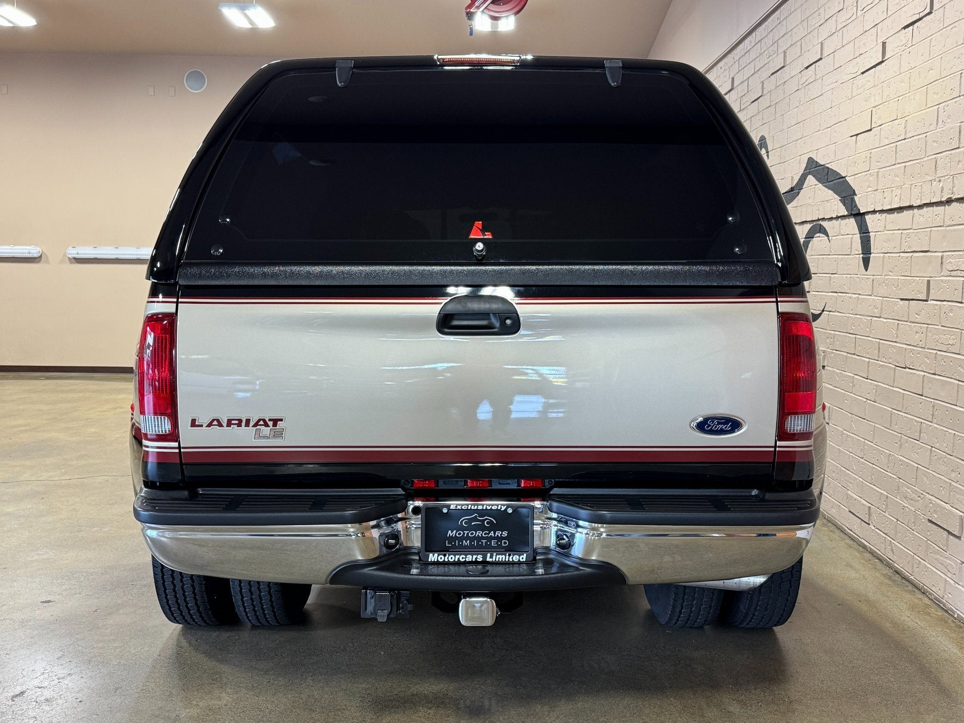 2001 Ford Super Duty F-350 DRW Lariat