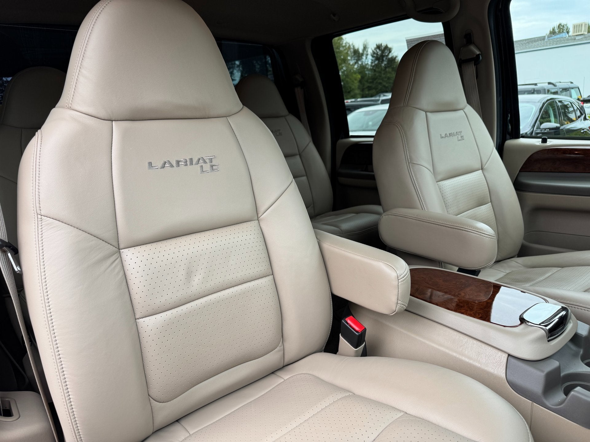 2001 Ford Super Duty F-350 DRW Lariat