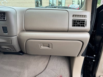 2001 Ford Super Duty F-350 DRW Lariat