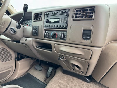 2001 Ford Super Duty F-350 DRW Lariat