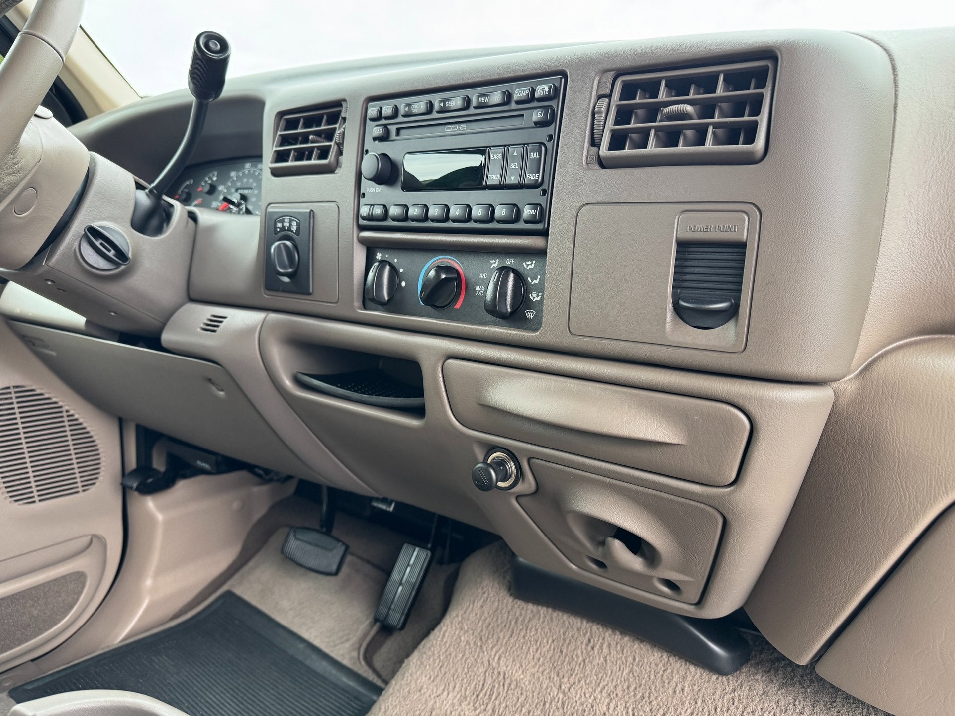 2001 Ford Super Duty F-350 DRW Lariat