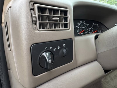 2001 Ford Super Duty F-350 DRW Lariat