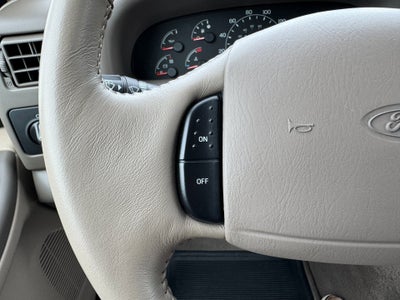 2001 Ford Super Duty F-350 DRW Lariat