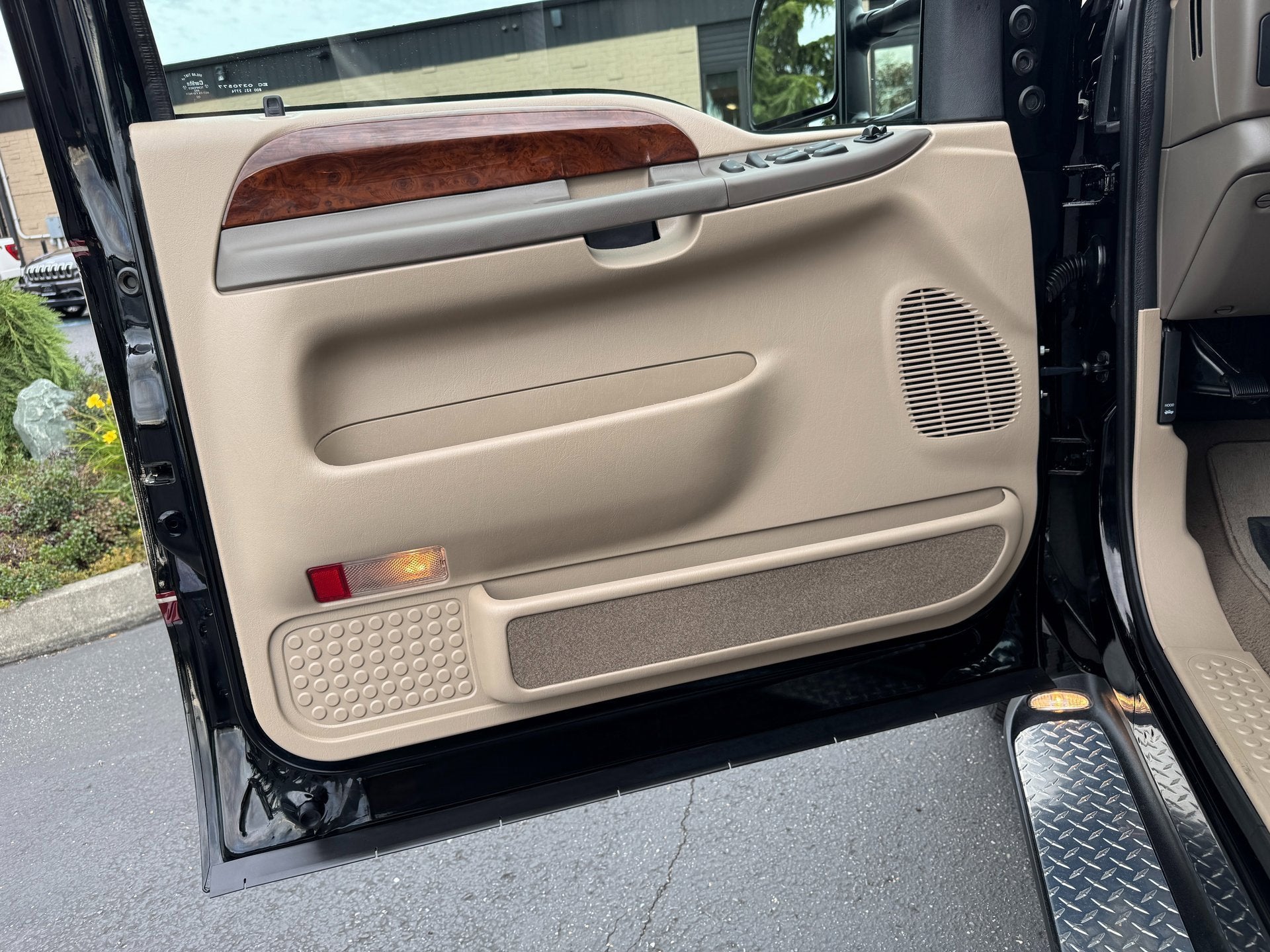 2001 Ford Super Duty F-350 DRW Lariat