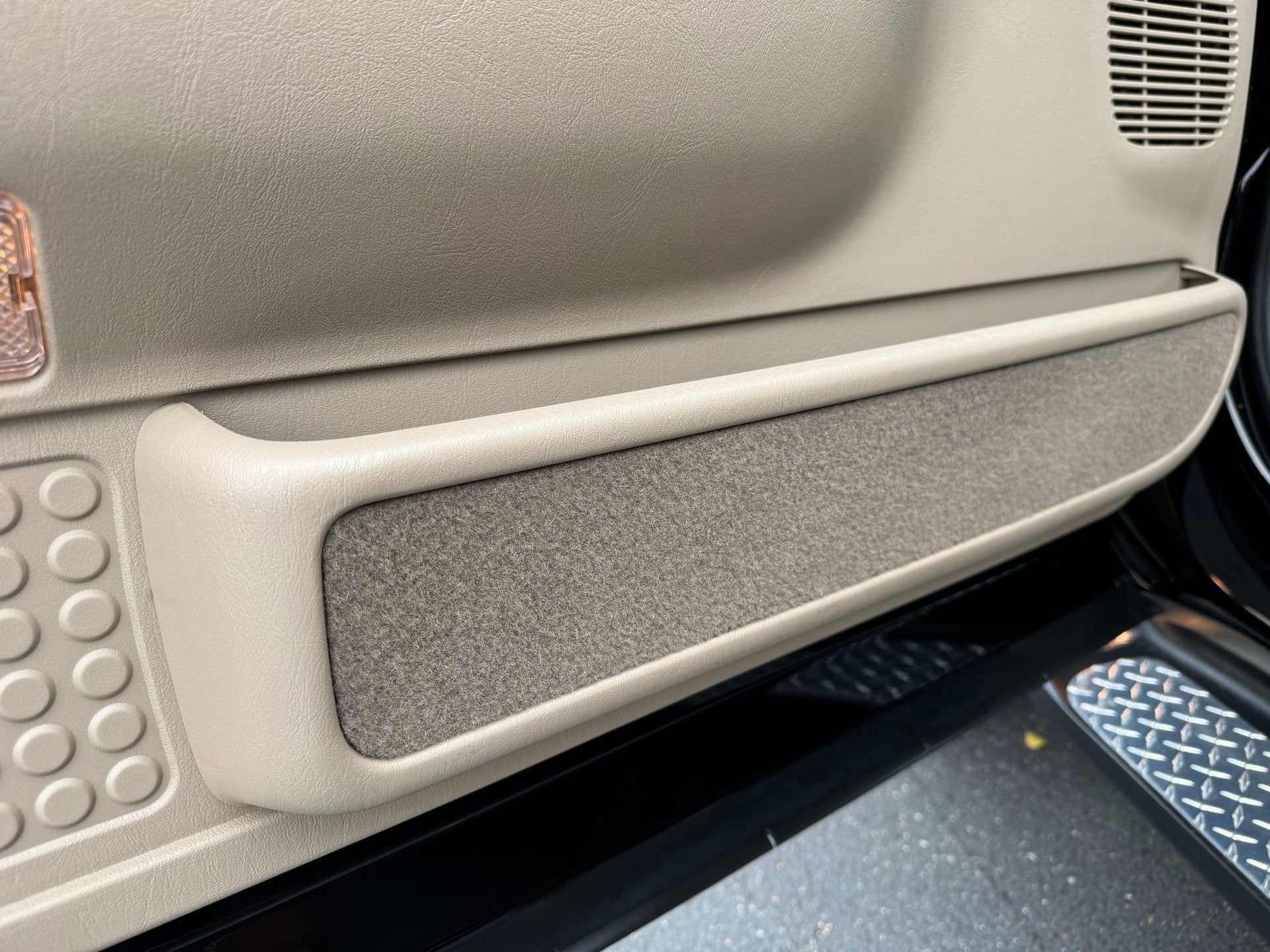 2001 Ford Super Duty F-350 DRW Lariat