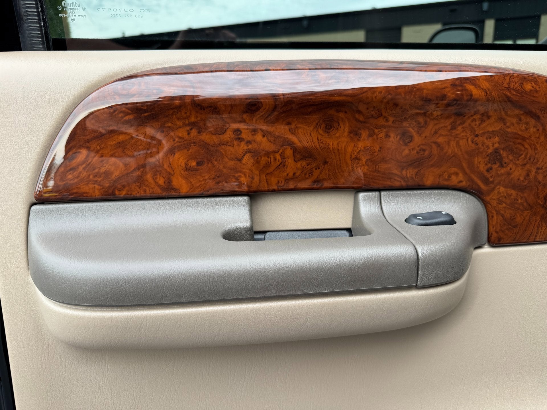 2001 Ford Super Duty F-350 DRW Lariat