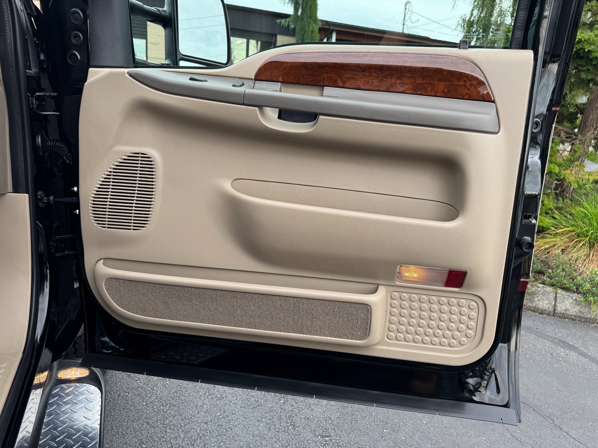 2001 Ford Super Duty F-350 DRW Lariat