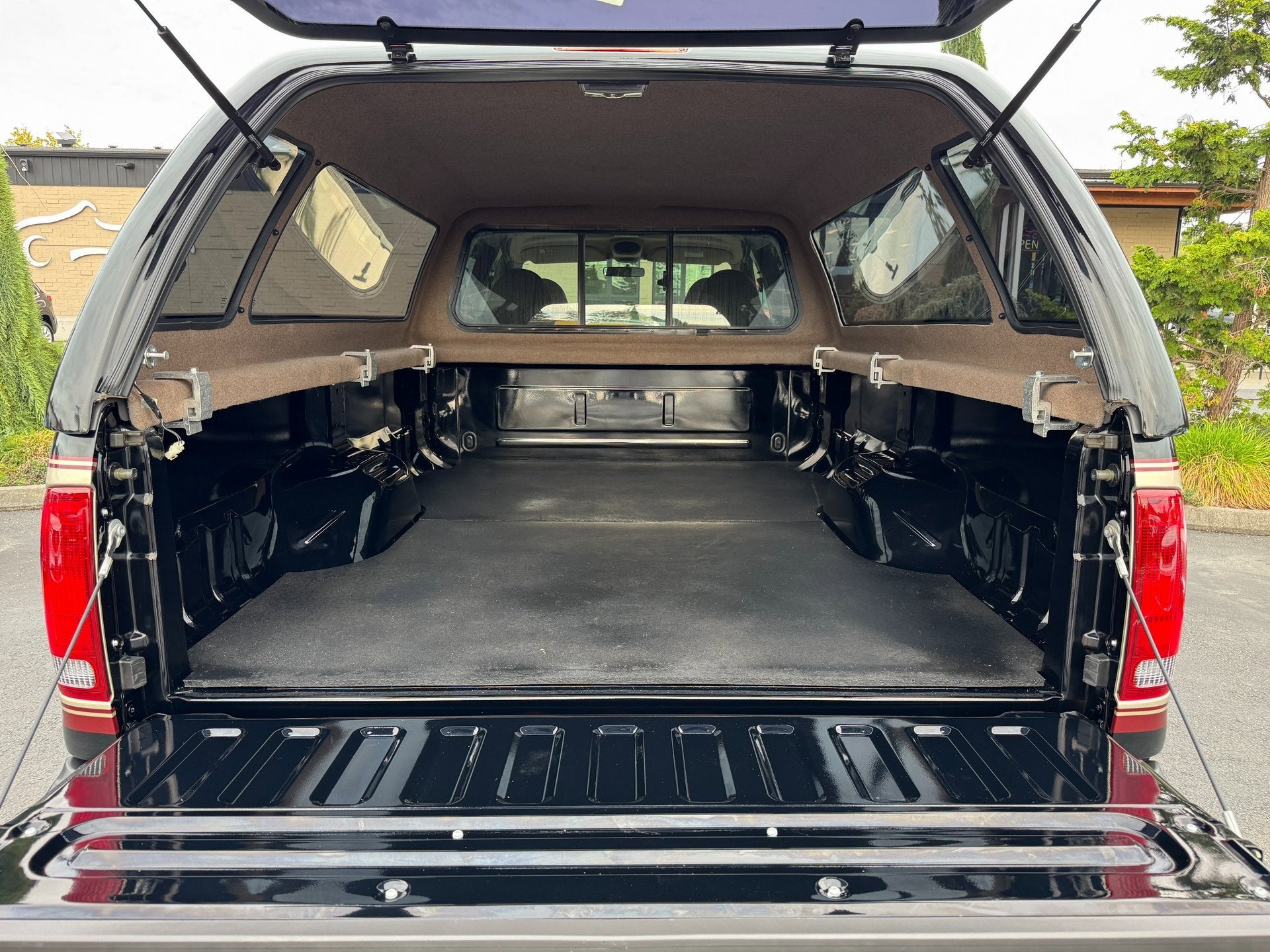 2001 Ford Super Duty F-350 DRW Lariat