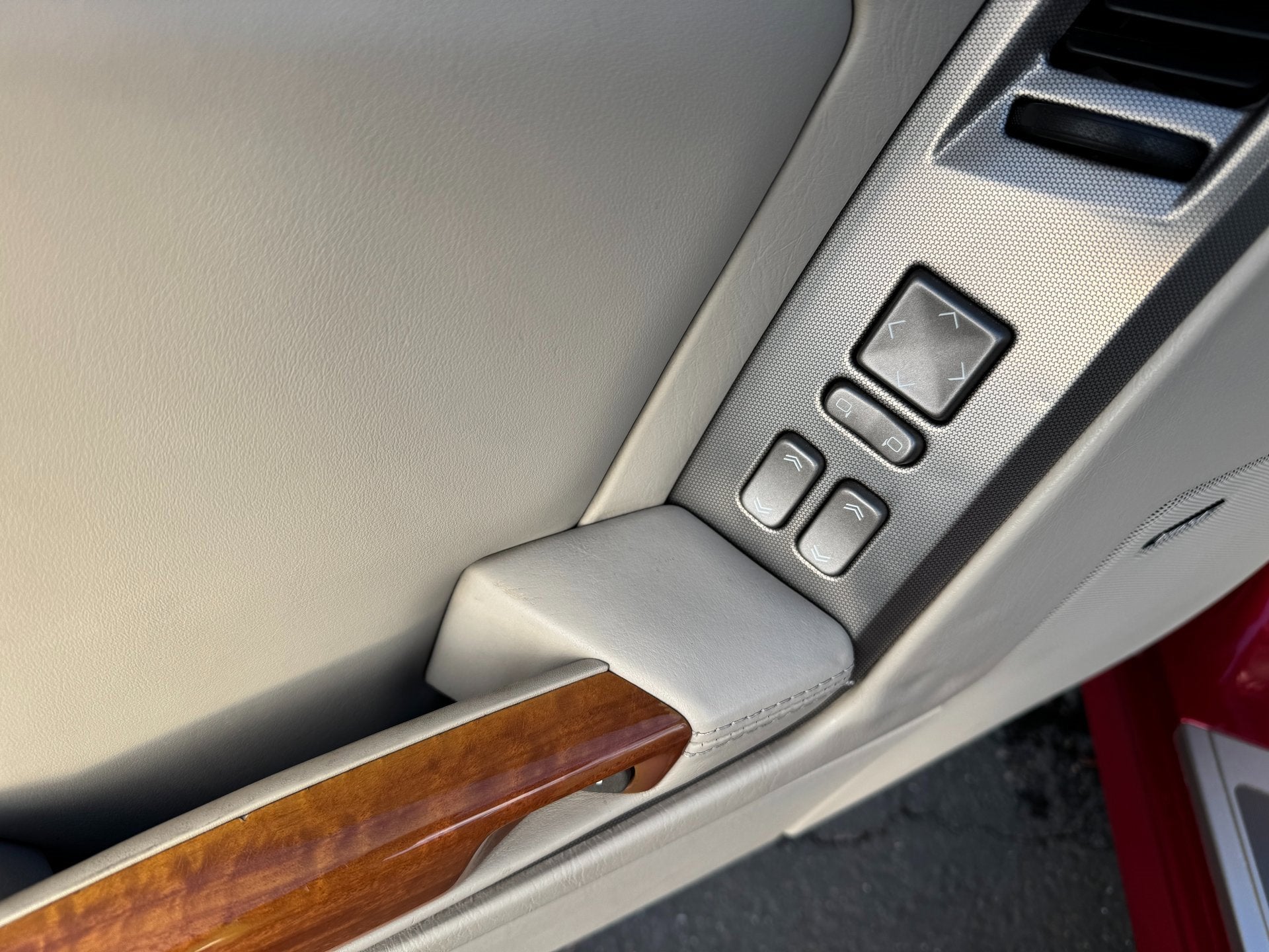 2005 Cadillac XLR 2dr Convertible