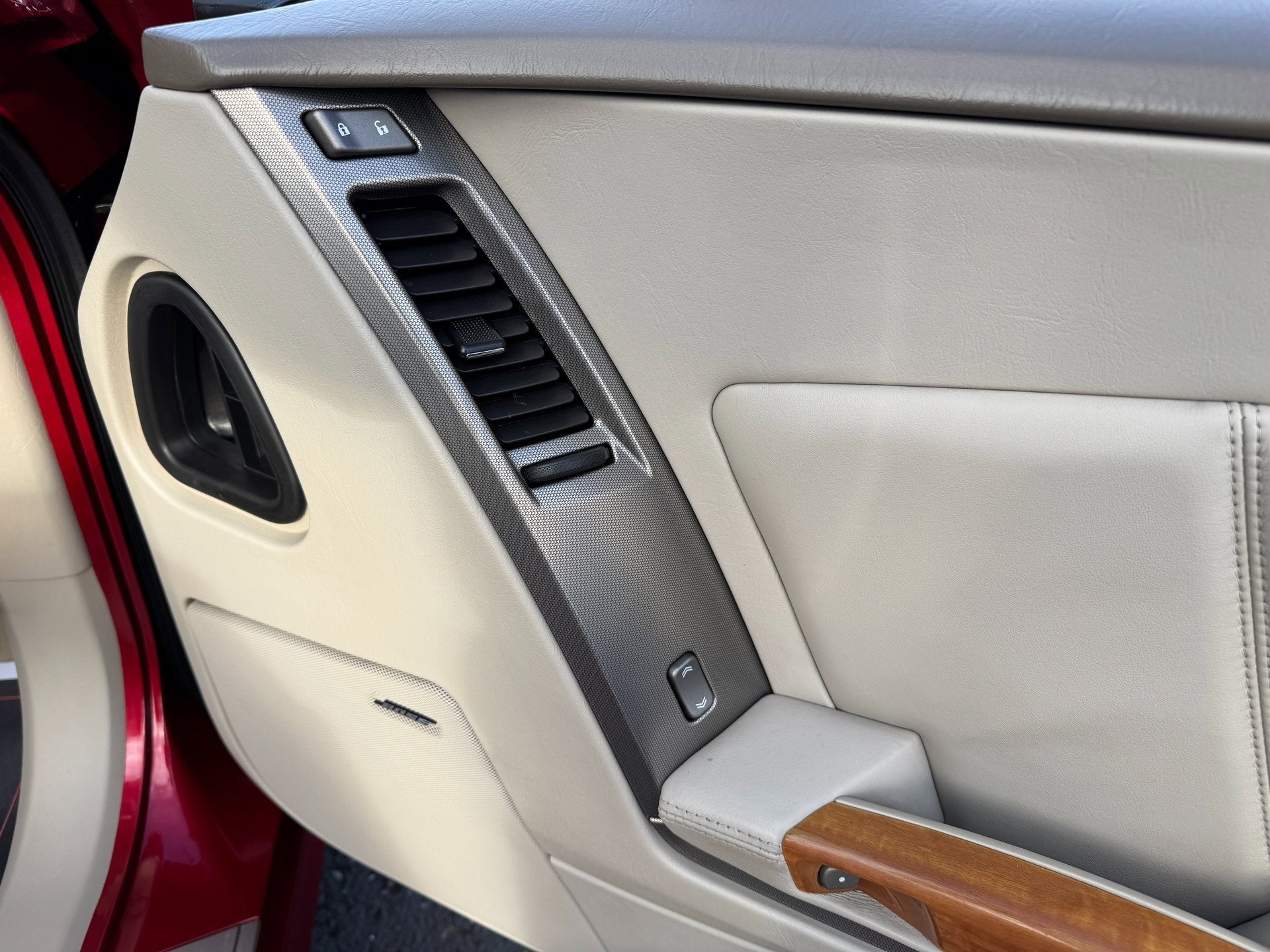 2005 Cadillac XLR 2dr Convertible