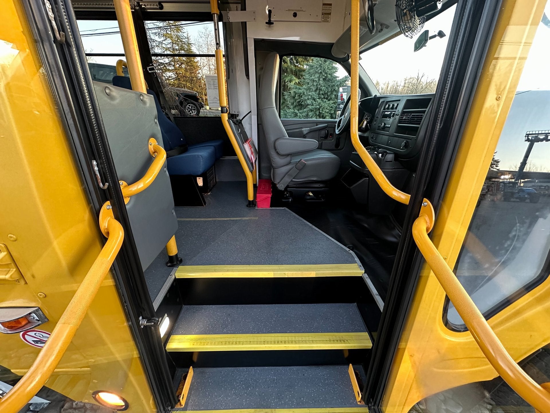 2014 Chevrolet Express Commercial Cutaway LS