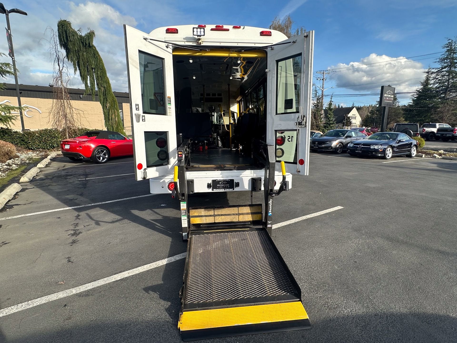 2014 Chevrolet Express Commercial Cutaway Work Van