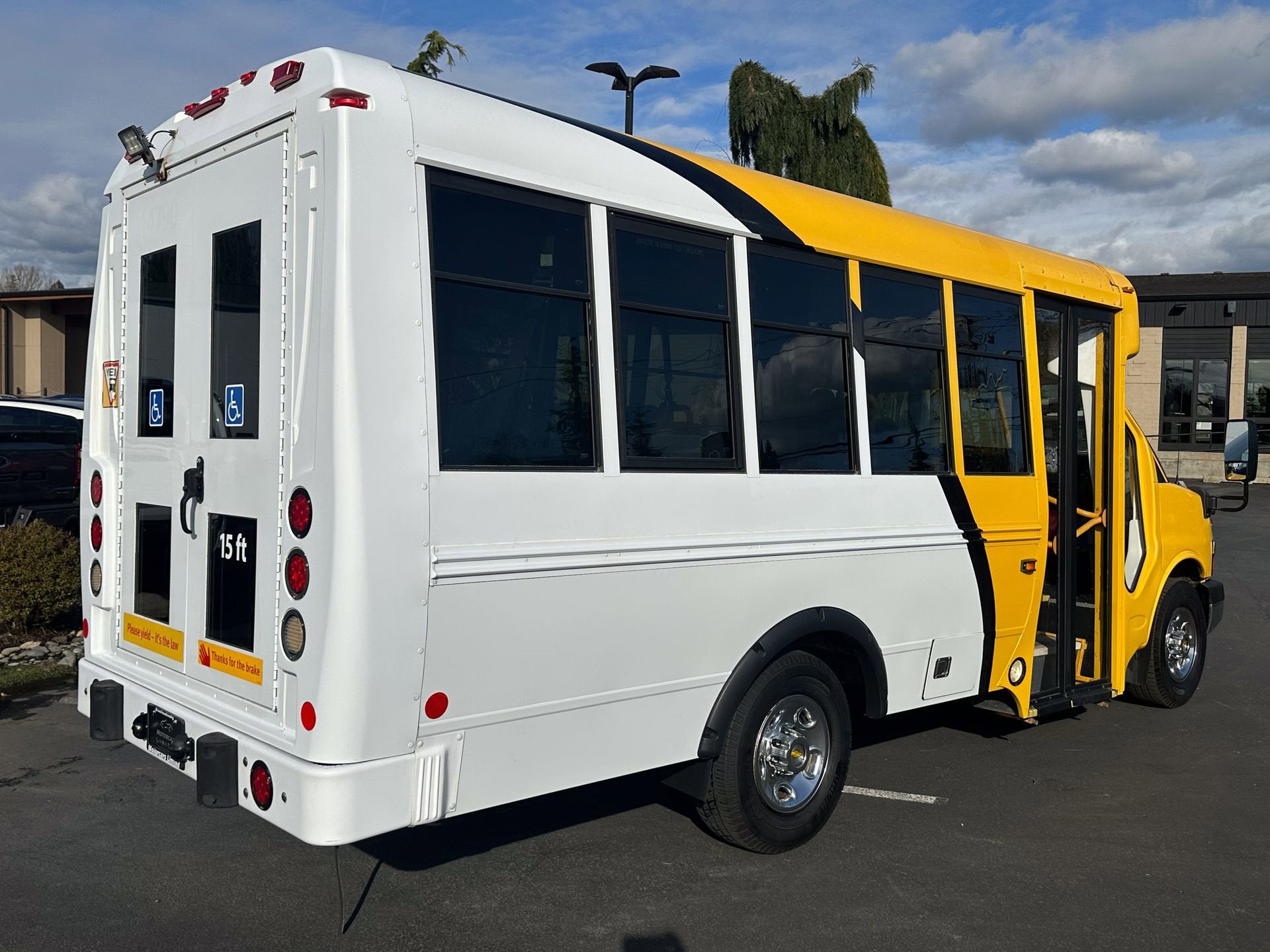 2014 Chevrolet Express Commercial Cutaway Work Van