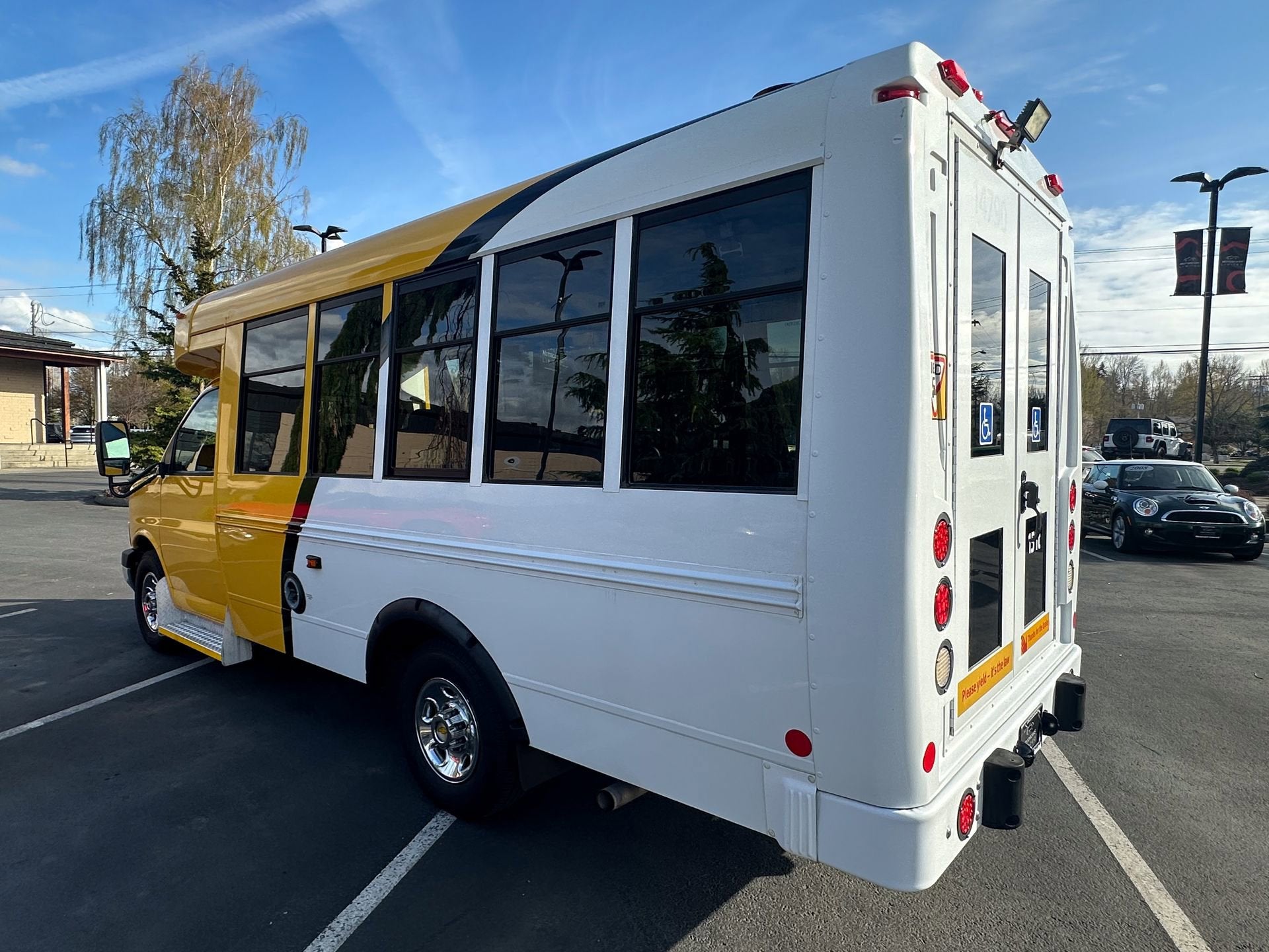 2014 Chevrolet Express Commercial Cutaway Work Van