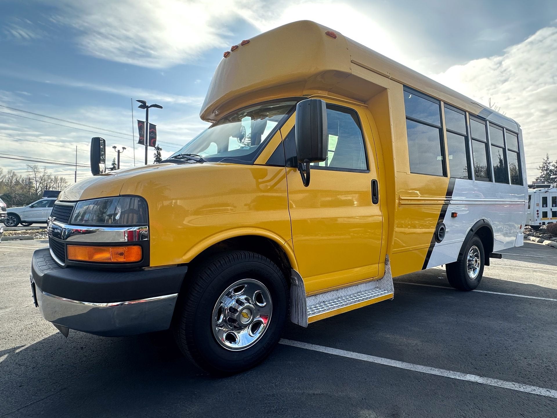 2014 Chevrolet Express Commercial Cutaway Work Van