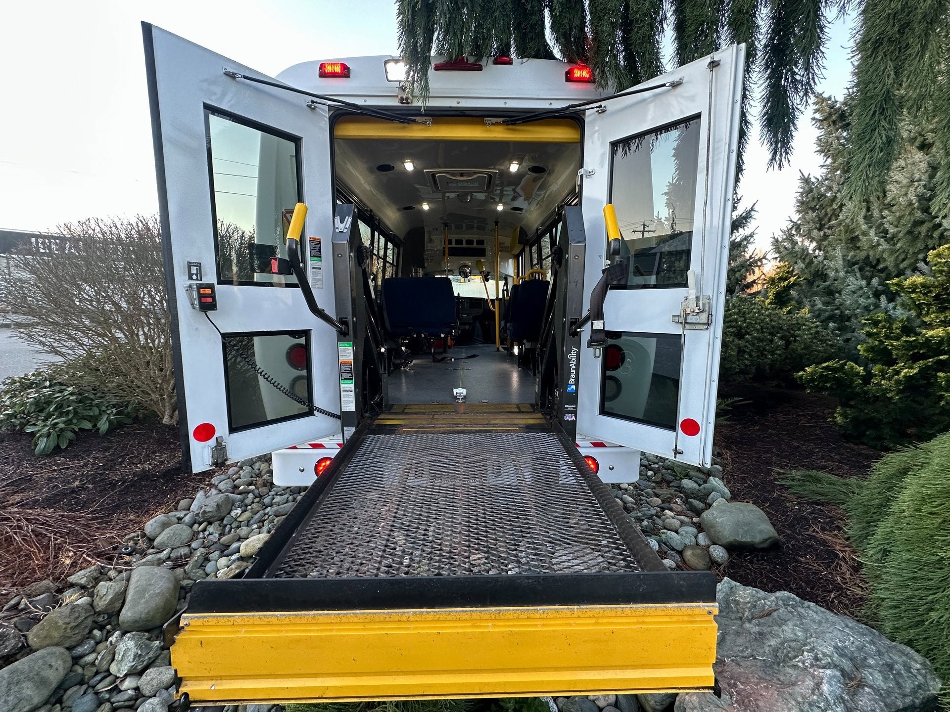 2014 Chevrolet Express Commercial Cutaway Work Van