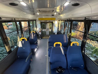 2014 Chevrolet Express Commercial Cutaway 3500 Van 139"