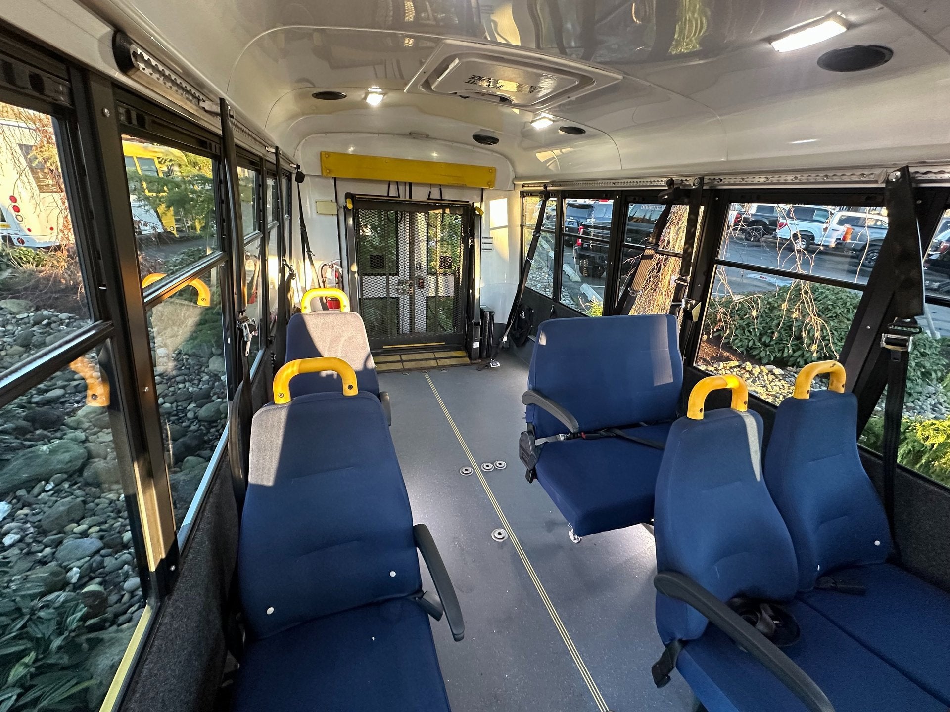 2014 Chevrolet Express Commercial Cutaway 3500 Van 139"