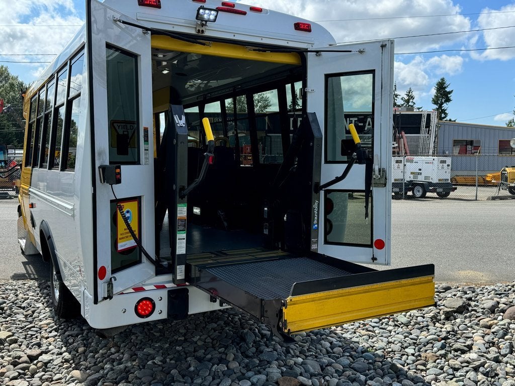 2014 Chevrolet Express Commercial Cutaway LS