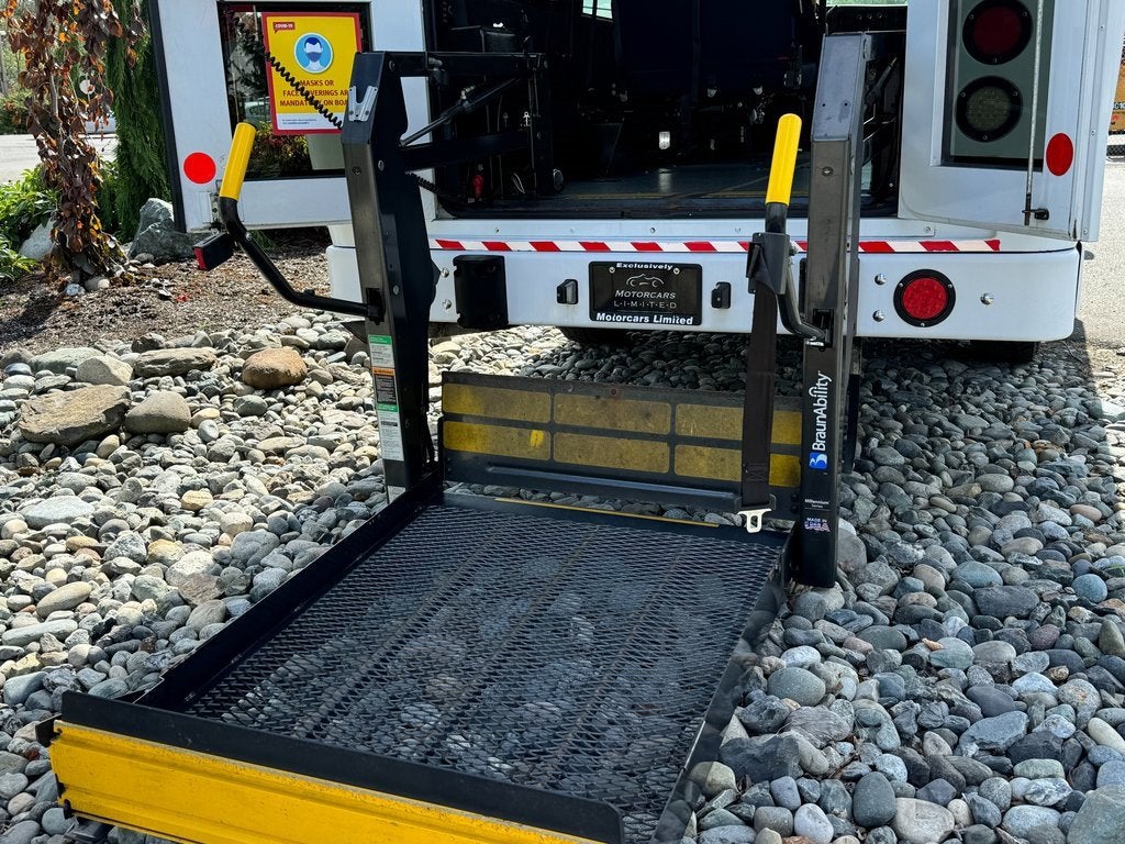 2014 Chevrolet Express Commercial Cutaway LS