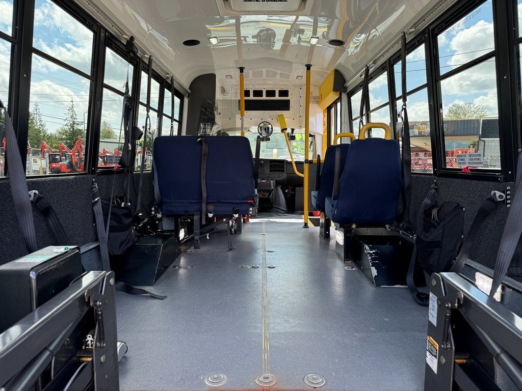 2014 Chevrolet Express Commercial Cutaway LS