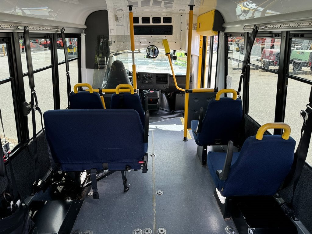 2014 Chevrolet Express Commercial Cutaway LS