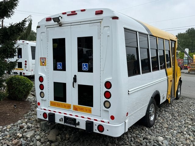 2014 Chevrolet Express Commercial Cutaway LS