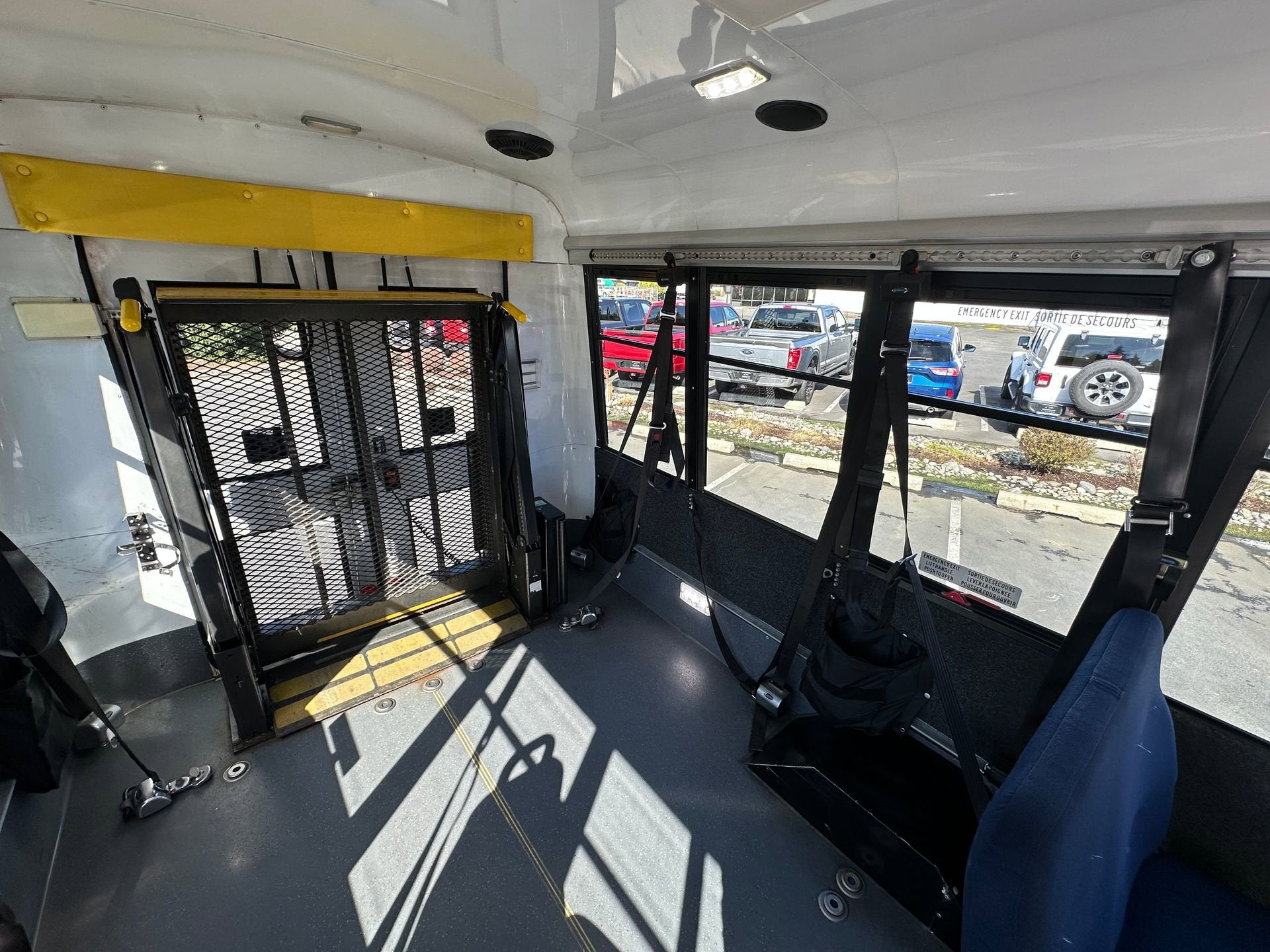 2014 Chevrolet Express Commercial Cutaway LS