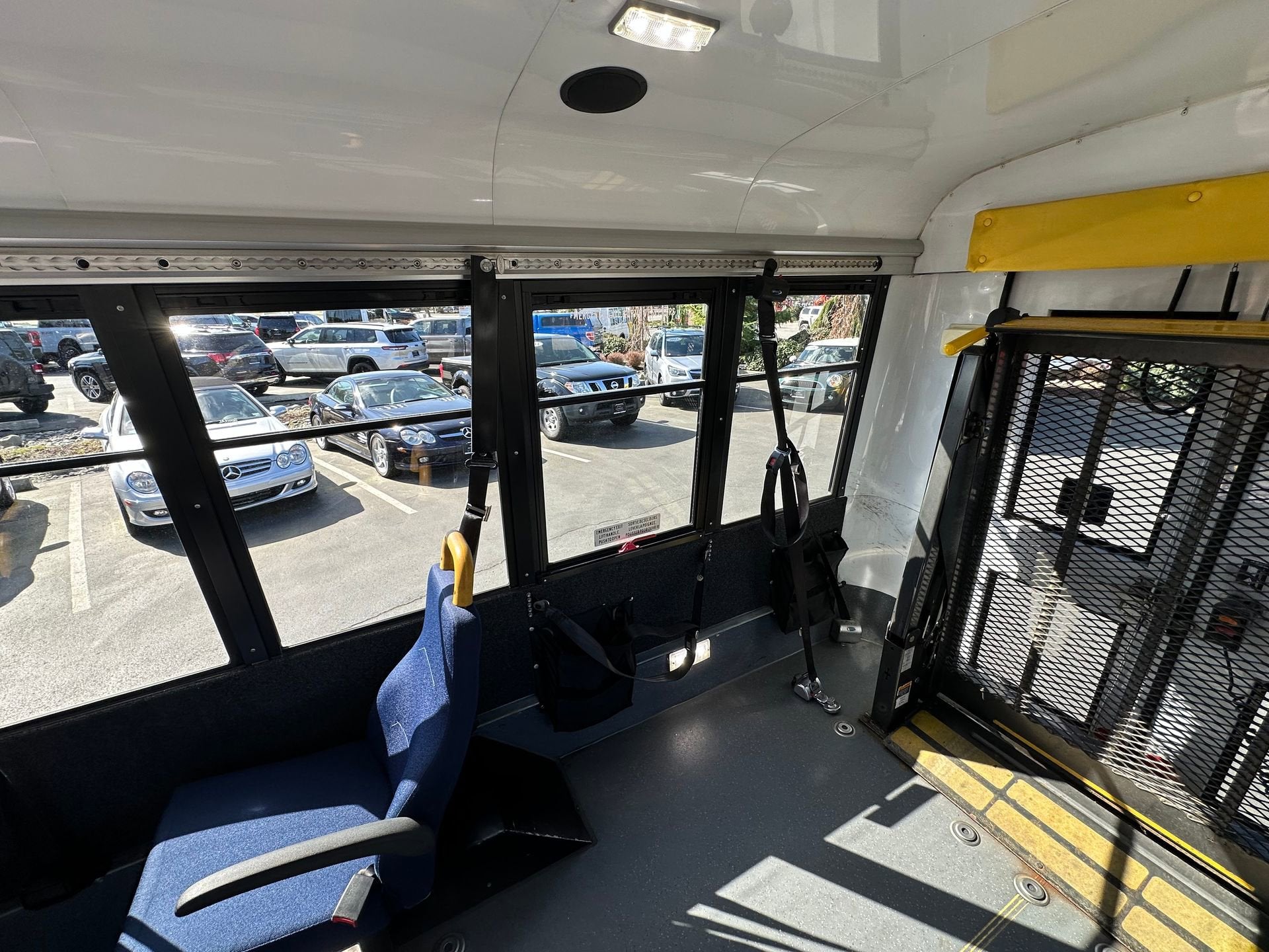 2014 Chevrolet Express Commercial Cutaway LS