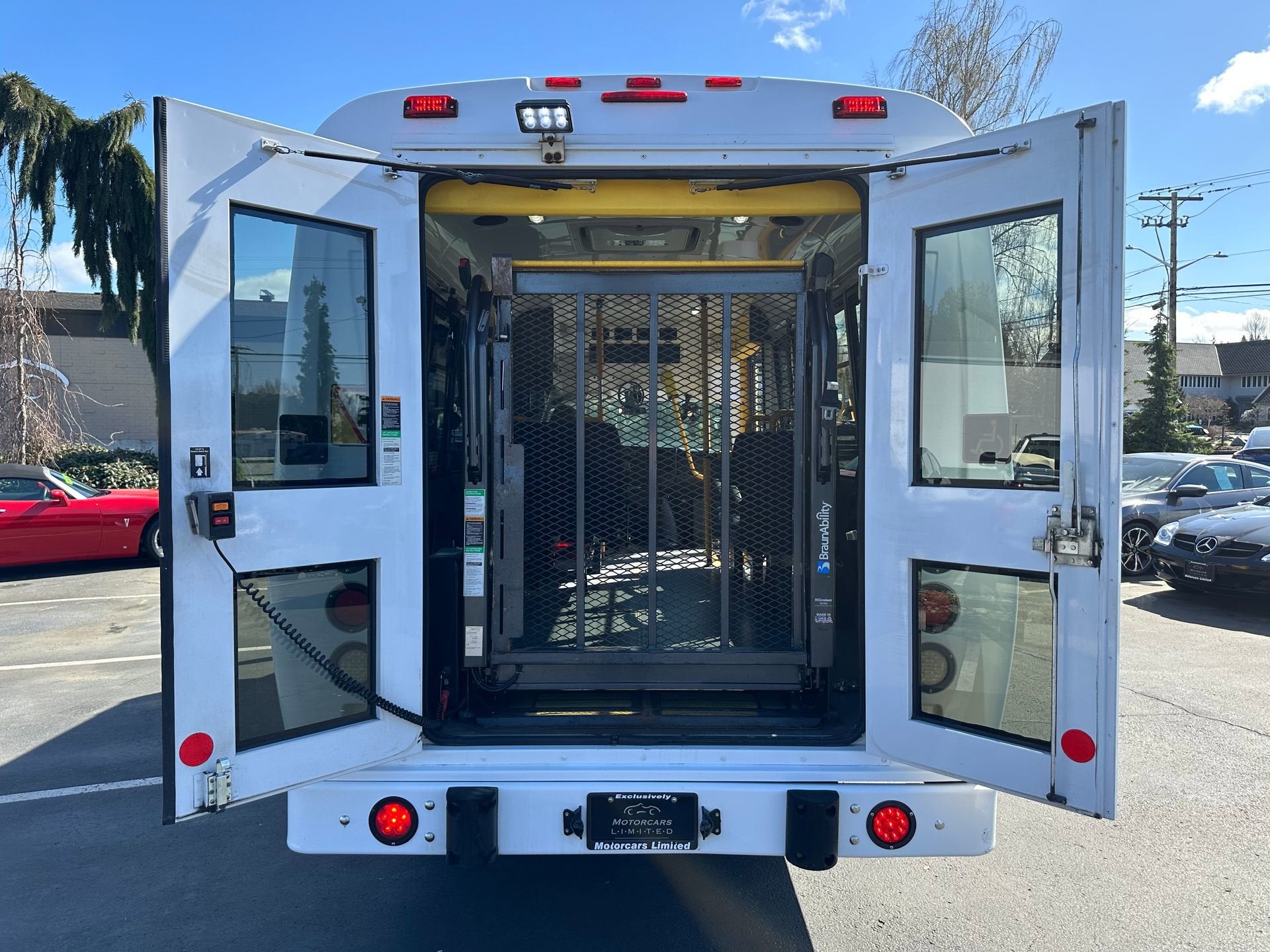 2014 Chevrolet Express Commercial Cutaway LS