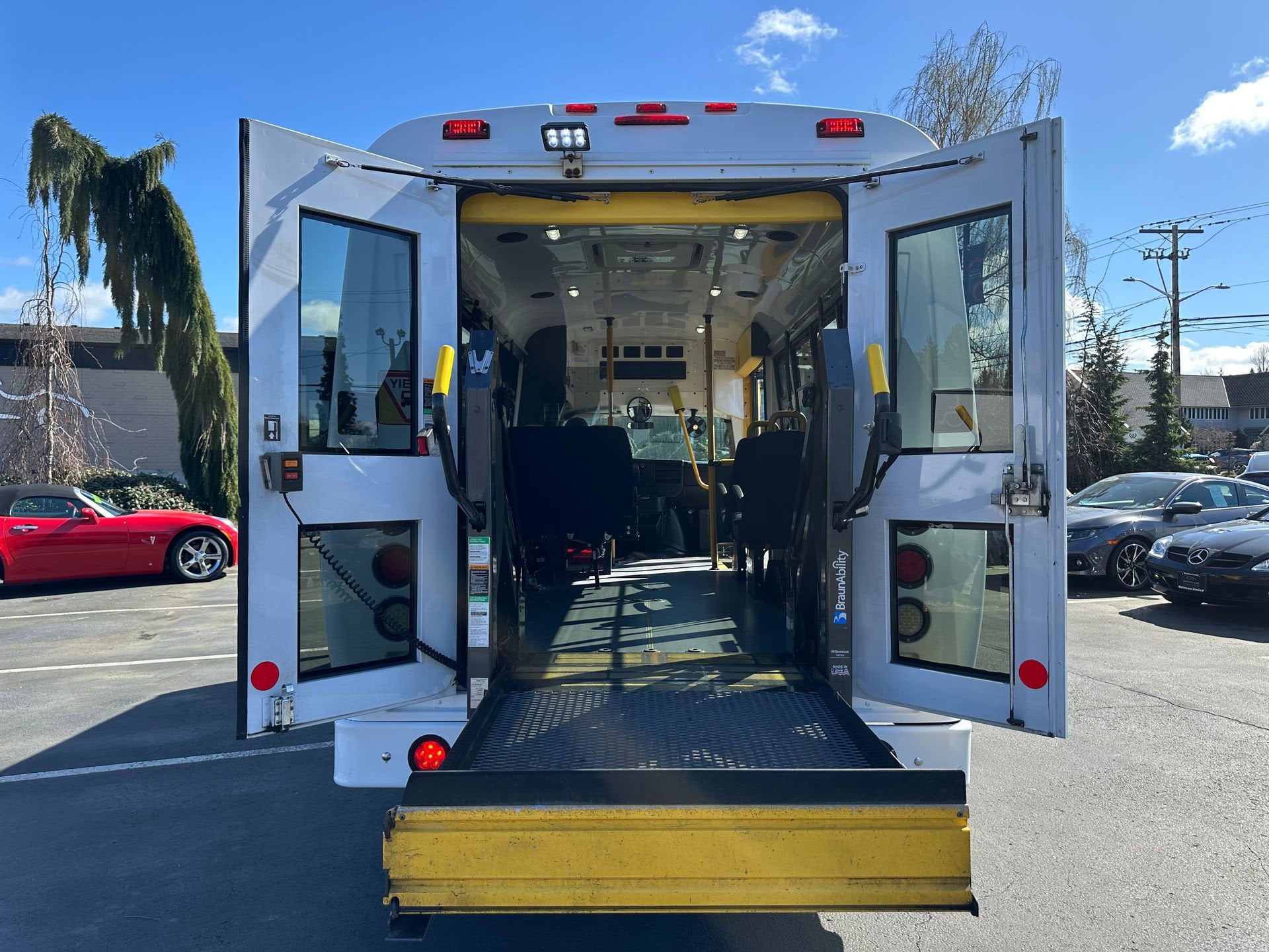 2014 Chevrolet Express Commercial Cutaway LS