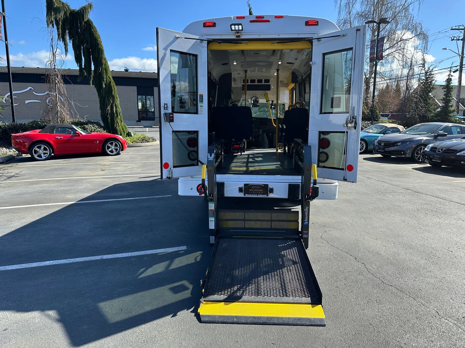 2014 Chevrolet Express Commercial Cutaway LS