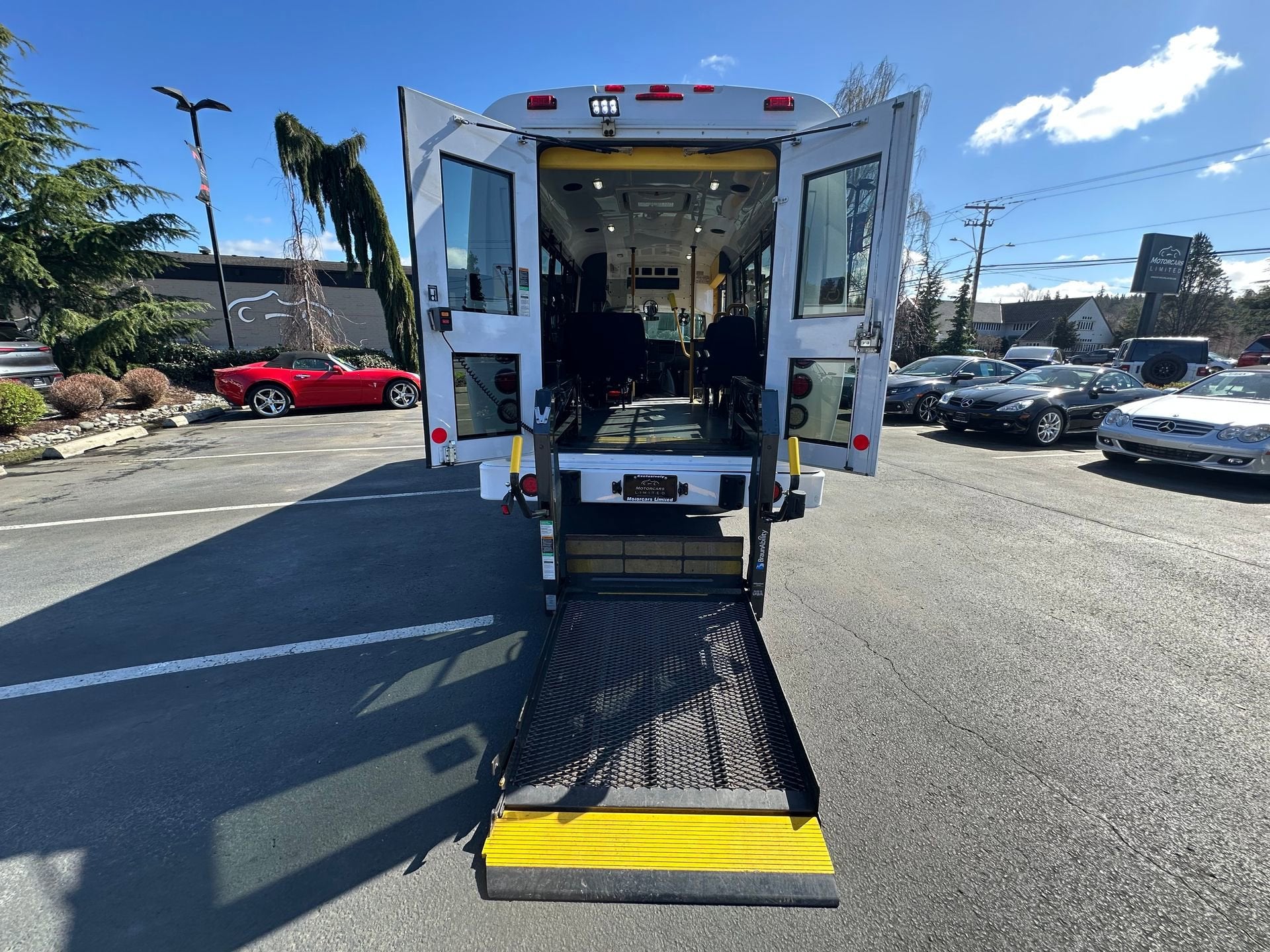 2014 Chevrolet Express Commercial Cutaway LS