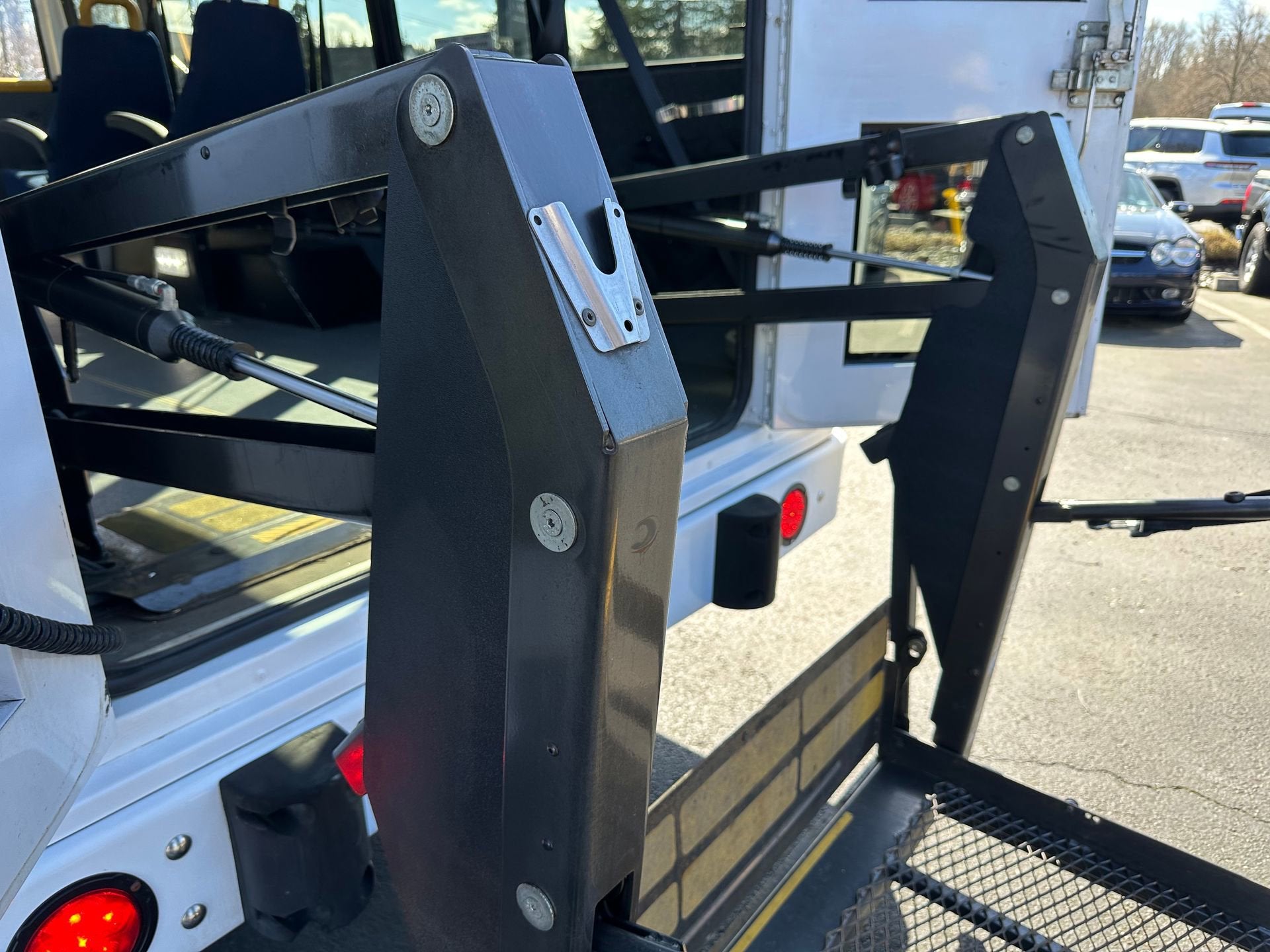 2014 Chevrolet Express Commercial Cutaway LS