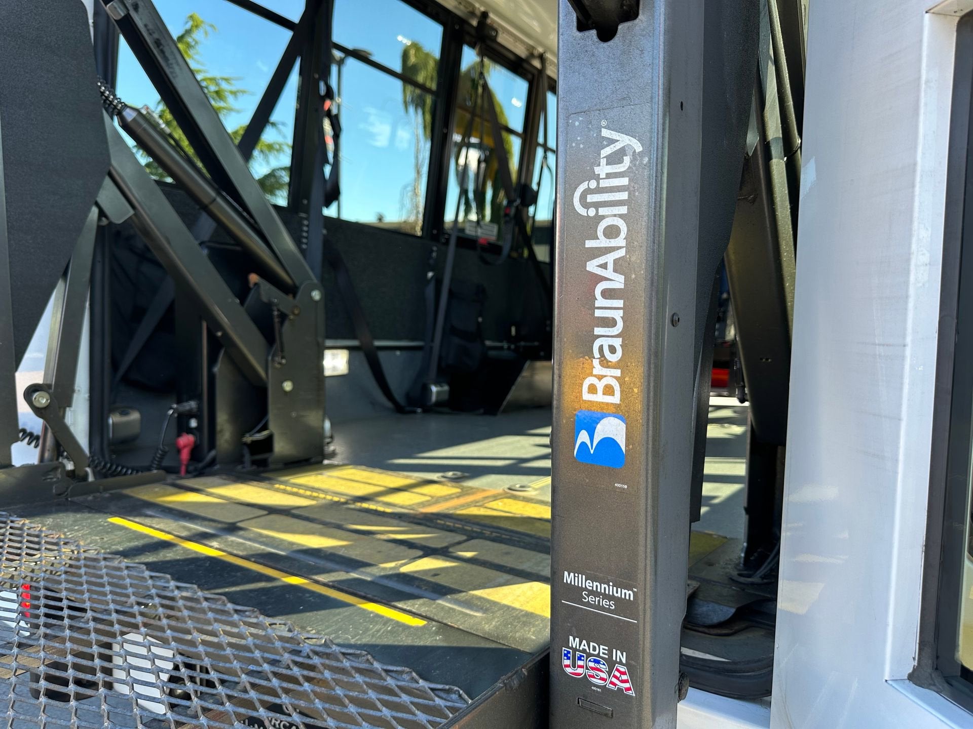 2014 Chevrolet Express Commercial Cutaway LS