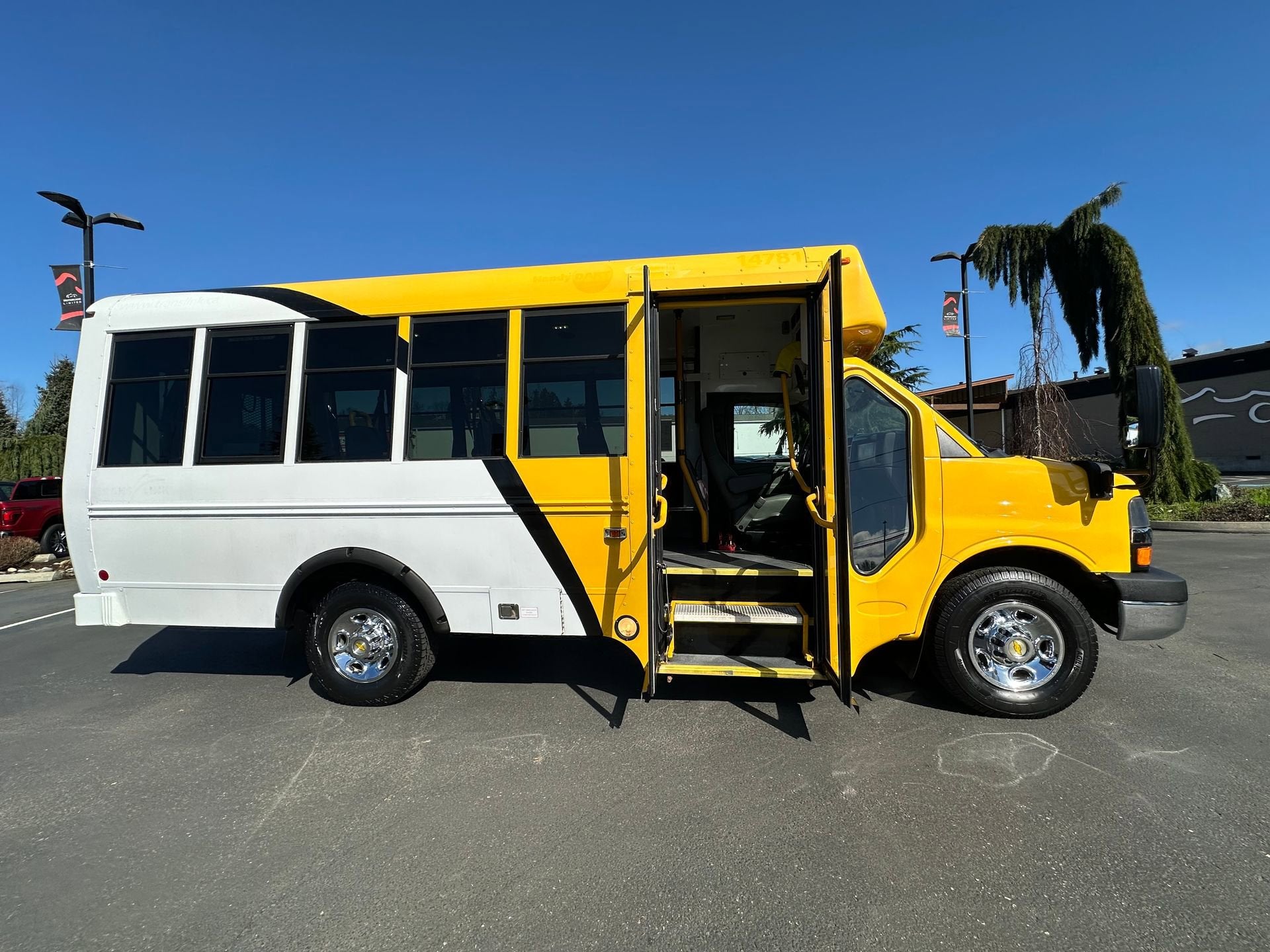 2014 Chevrolet Express Commercial Cutaway LS