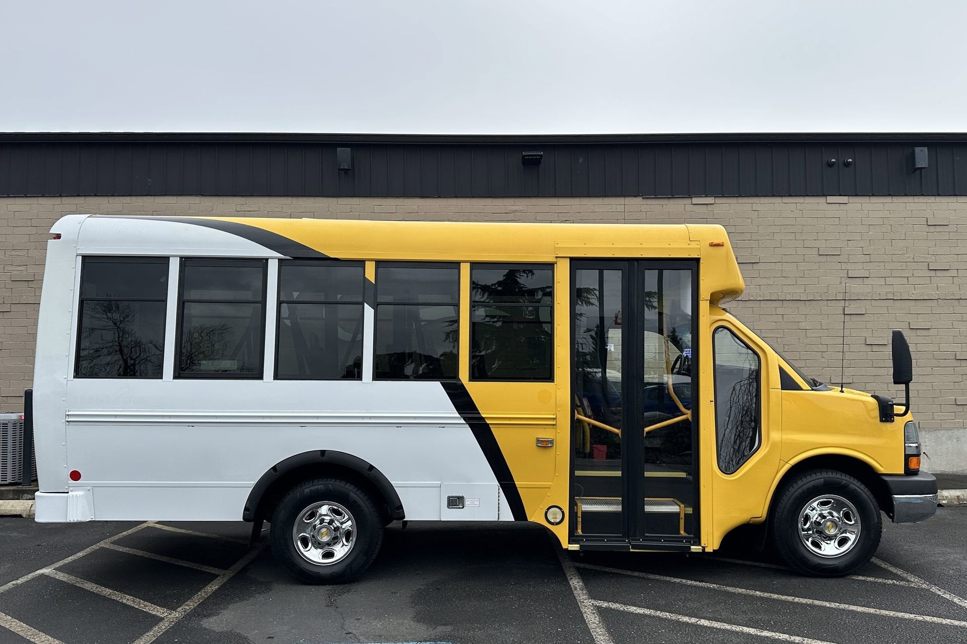 2015 Chevrolet Express Commercial Cutaway Work Van