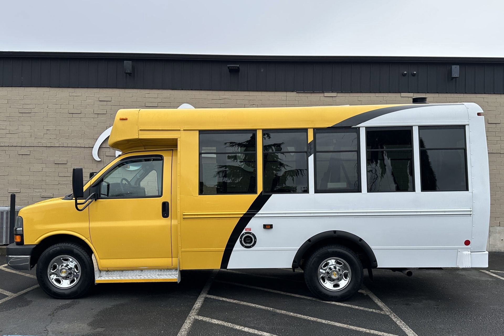 2015 Chevrolet Express Commercial Cutaway Work Van